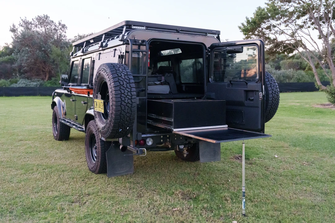 2009 Land Rover Defender 110 - Image 9 of 31