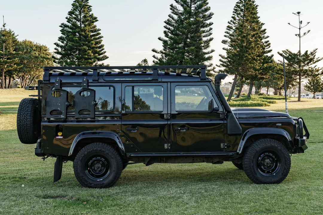 2009 Land Rover Defender 110 - Image 6 of 31