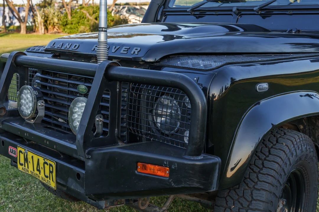 2009 Land Rover Defender 110 - Image 13 of 31