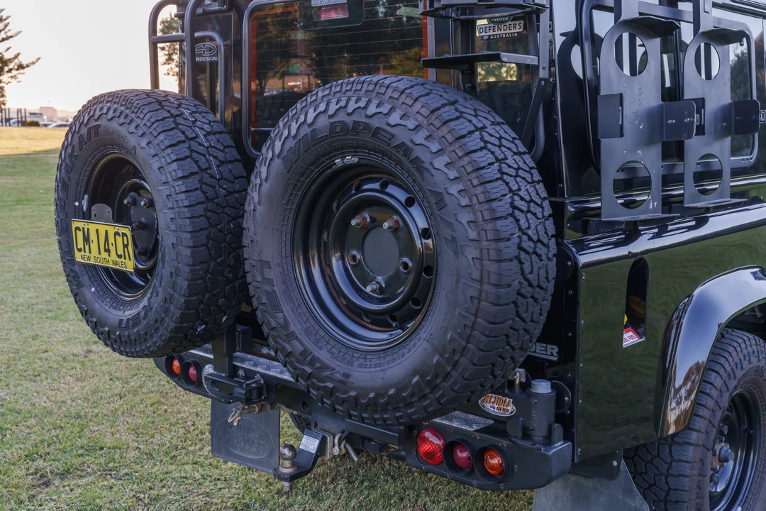2009 Land Rover Defender 110 - Image 24 of 31
