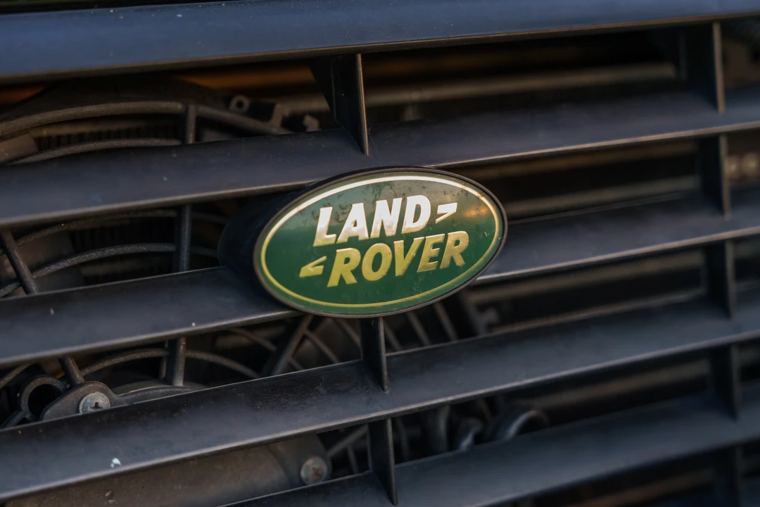 2009 Land Rover Defender 110 - Image 11 of 31