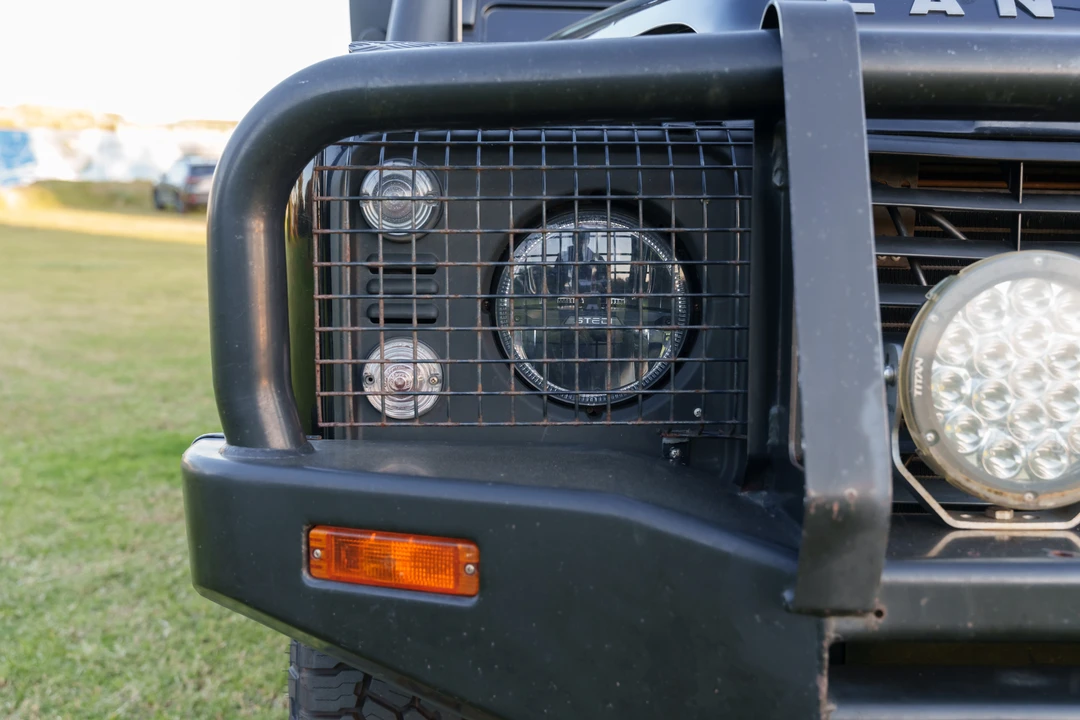 2009 Land Rover Defender 110 - Image 16 of 31
