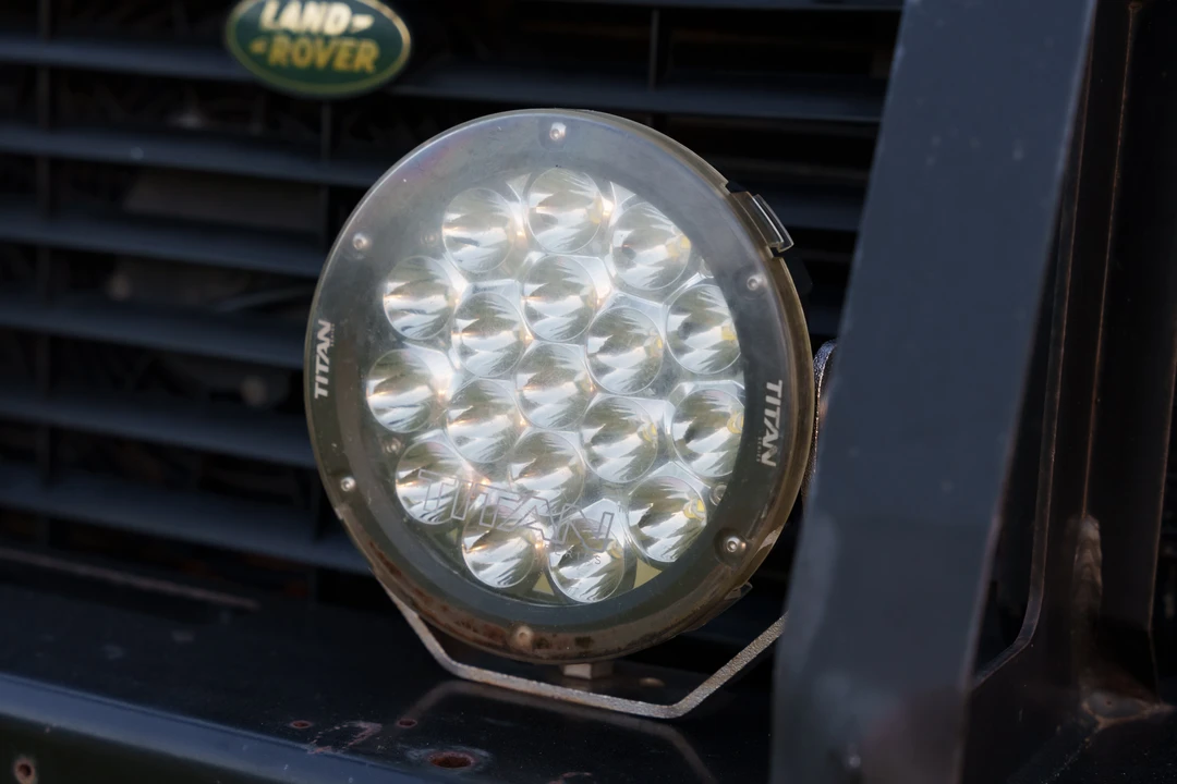 2009 Land Rover Defender 110 - Image 17 of 31