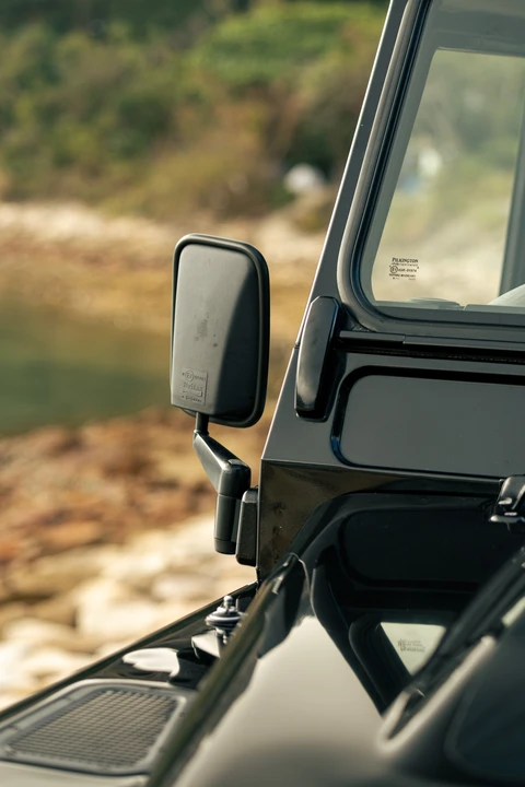 2009 Land Rover Defender 110 - Image 16 of 30