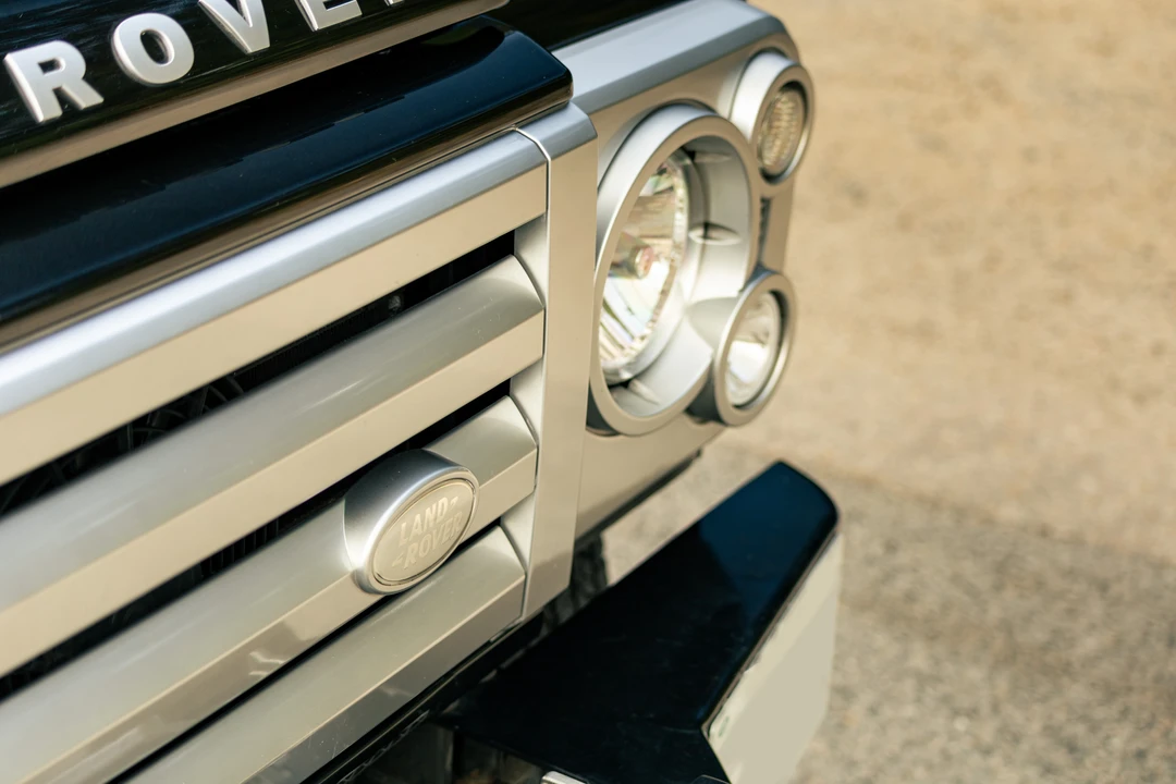 2009 Land Rover Defender 110 - Image 19 of 30
