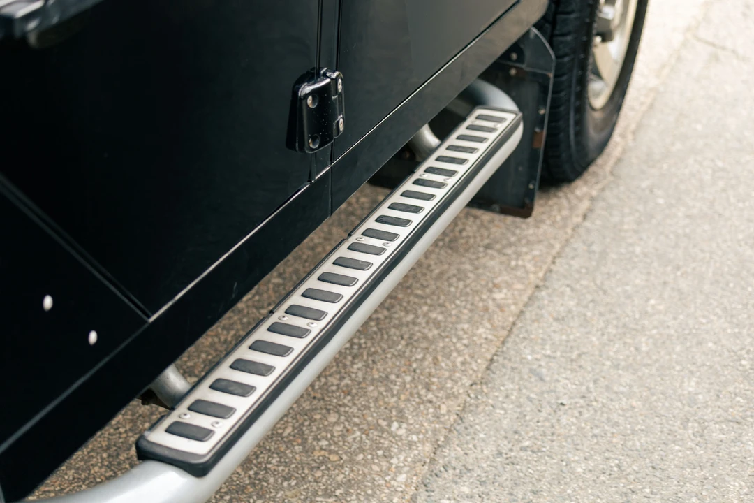 2009 Land Rover Defender 110 - Image 25 of 30
