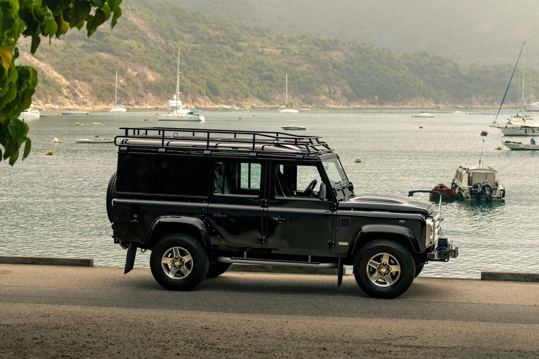 2009 Land Rover Defender 110 - Image 3 of 30