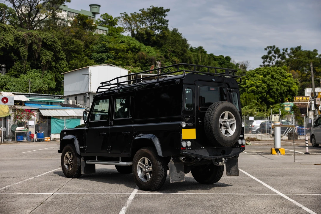 2009 Land Rover Defender 110 - Image 4 of 31