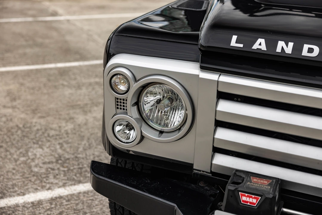 2009 Land Rover Defender 110 - Image 22 of 31