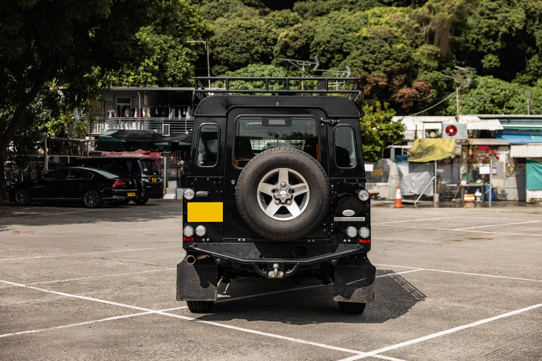 2009 Land Rover Defender 110 - Image 10 of 31