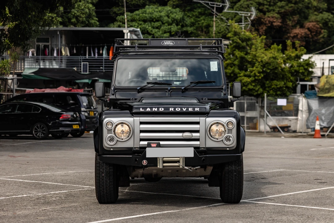 2009 Land Rover Defender 110 - Image 15 of 31