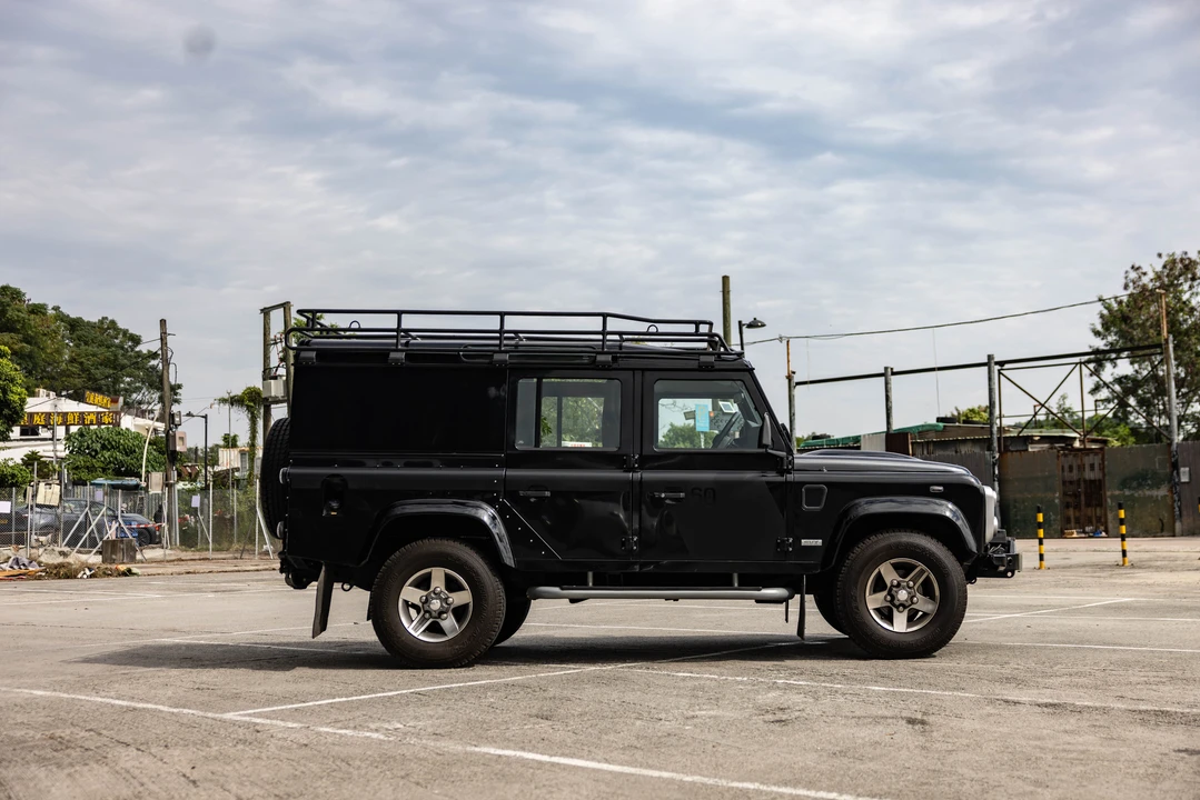 2009 Land Rover Defender 110 - Image 7 of 31