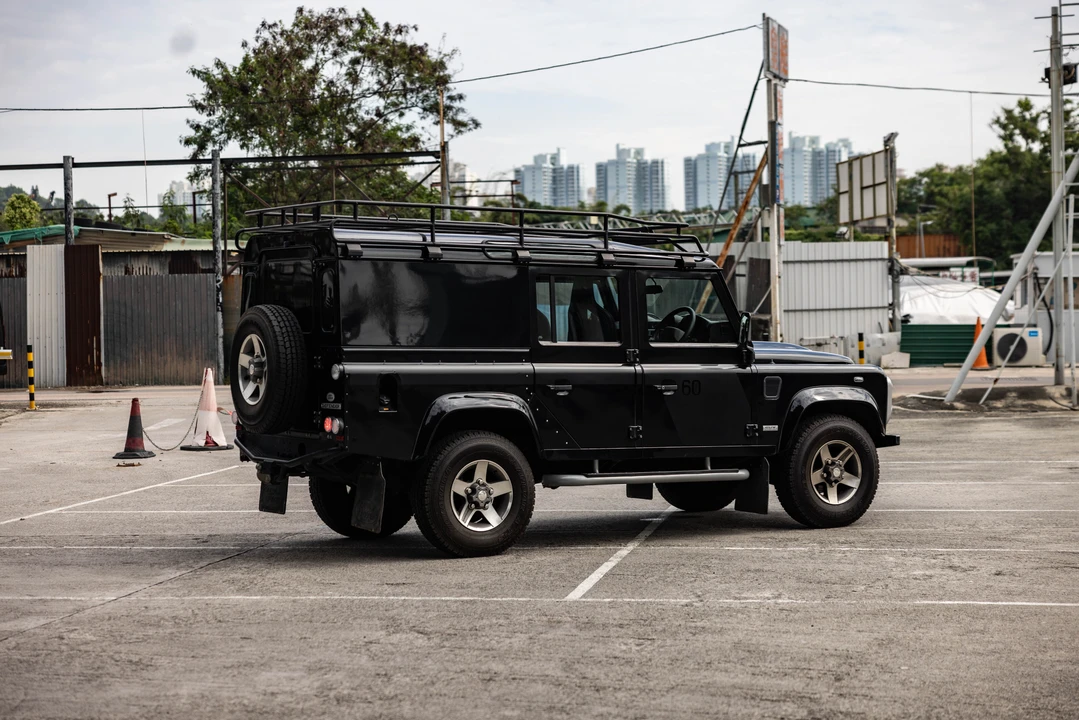 2009 Land Rover Defender 110 - Image 20 of 31