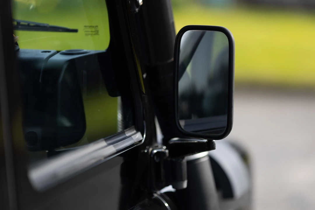 2009 Land Rover Defender 110 - Image 14 of 31