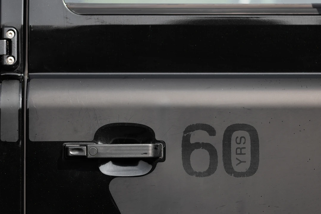 2009 Land Rover Defender 110 - Image 20 of 31