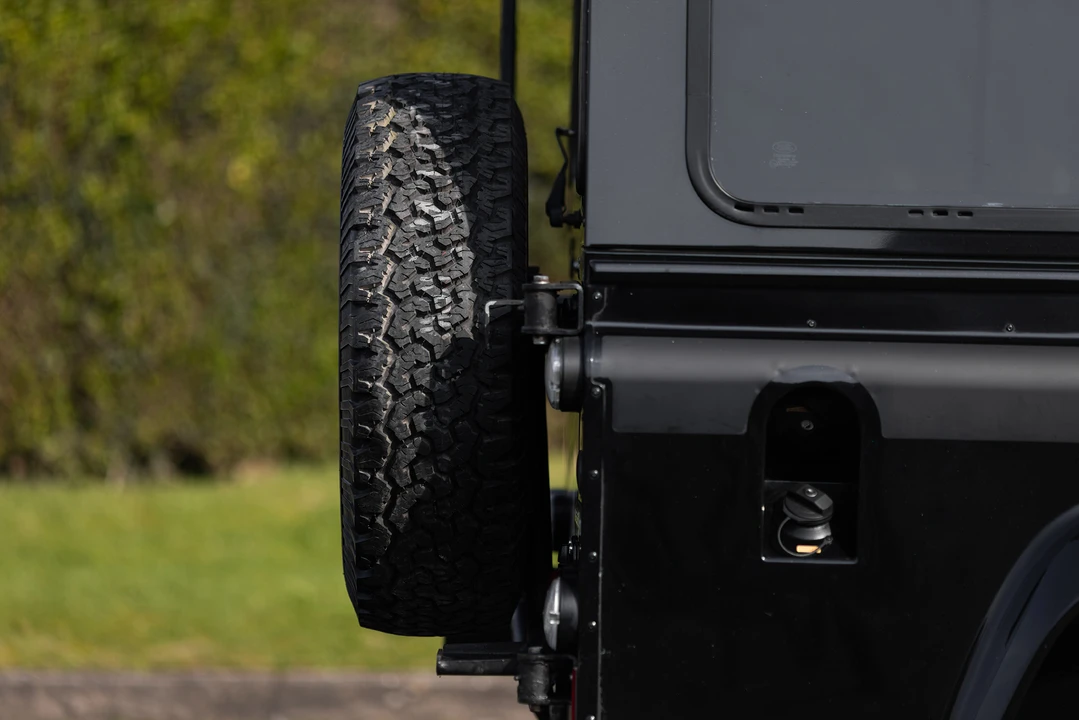2009 Land Rover Defender 110 - Image 23 of 31