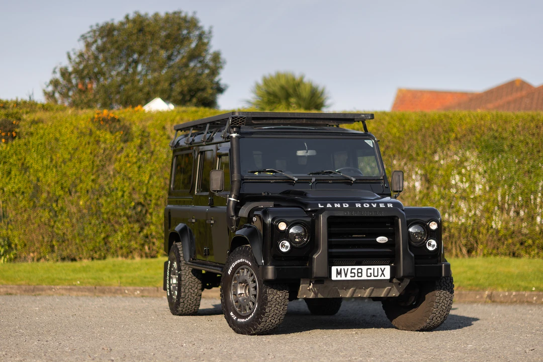 2009 Land Rover Defender 110 - Image 9 of 31