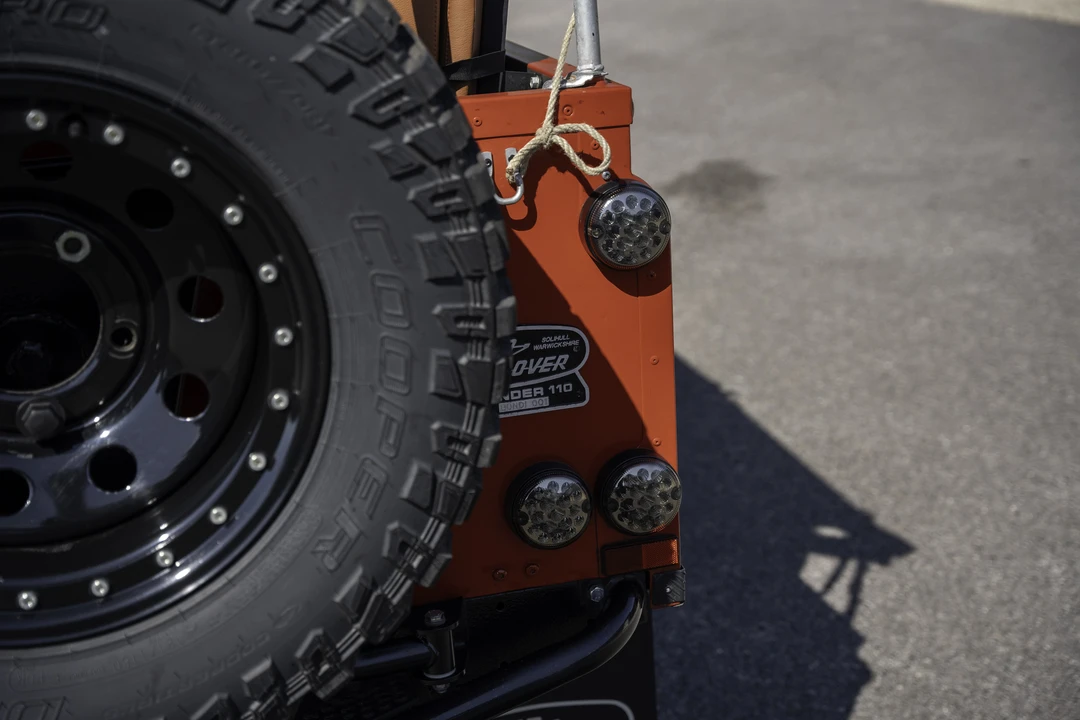 2009 Land Rover Defender 110 - Image 12 of 31