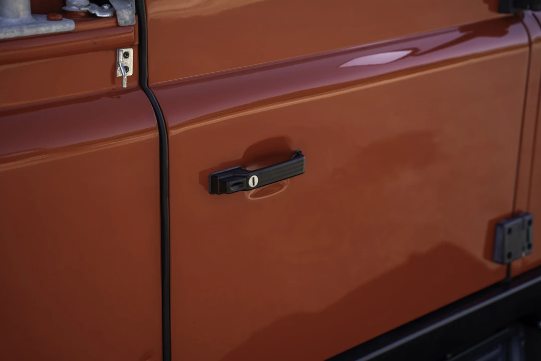 2009 Land Rover Defender 110 - Image 13 of 31