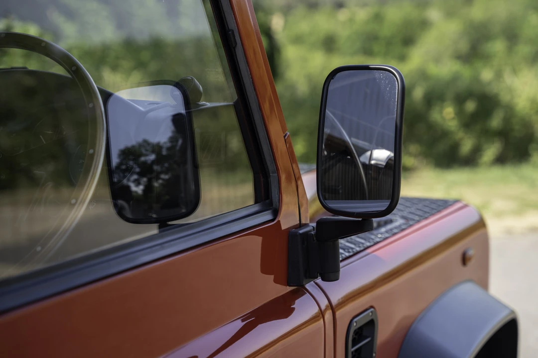 2009 Land Rover Defender 110 - Image 14 of 31