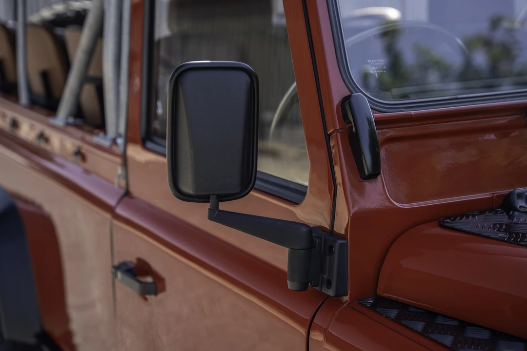 2009 Land Rover Defender 110 - Image 16 of 31