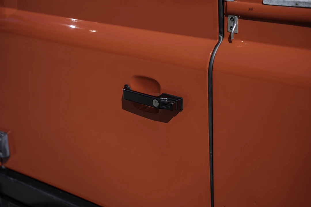 2009 Land Rover Defender 110 - Image 19 of 31