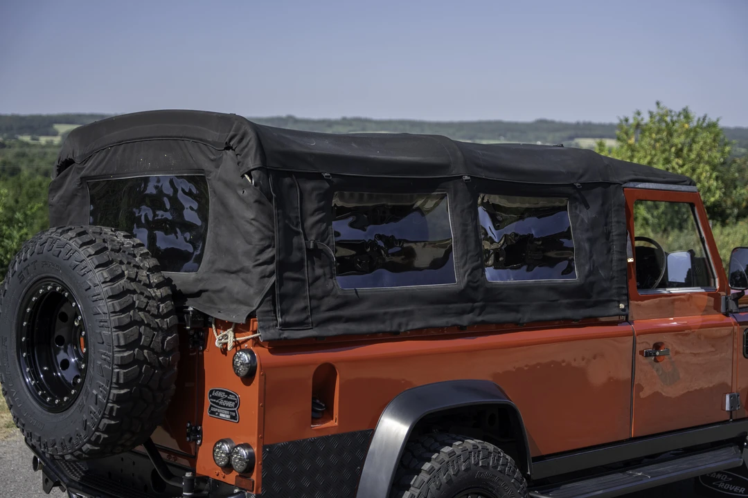 2009 Land Rover Defender 110 - Image 26 of 31