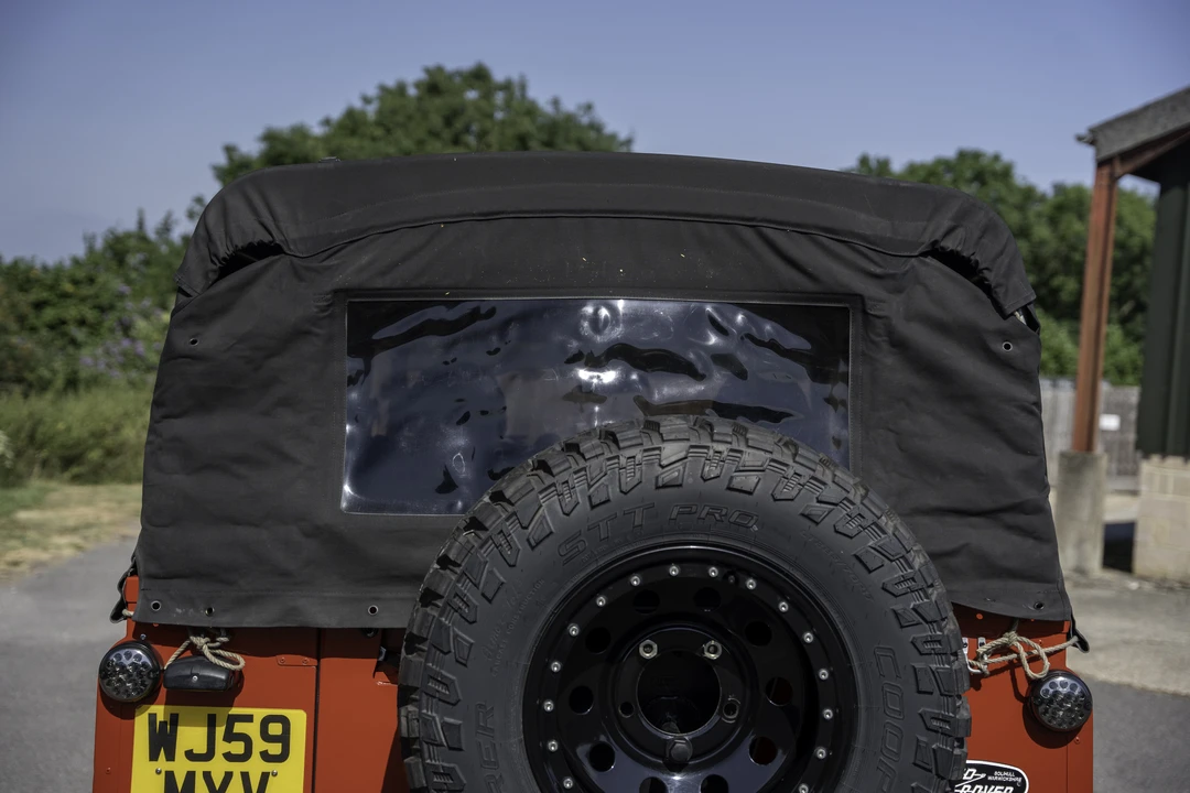 2009 Land Rover Defender 110 - Image 27 of 31
