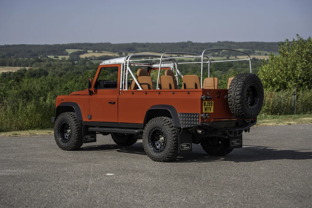 2009 Land Rover Defender 110 - Image 7 of 31