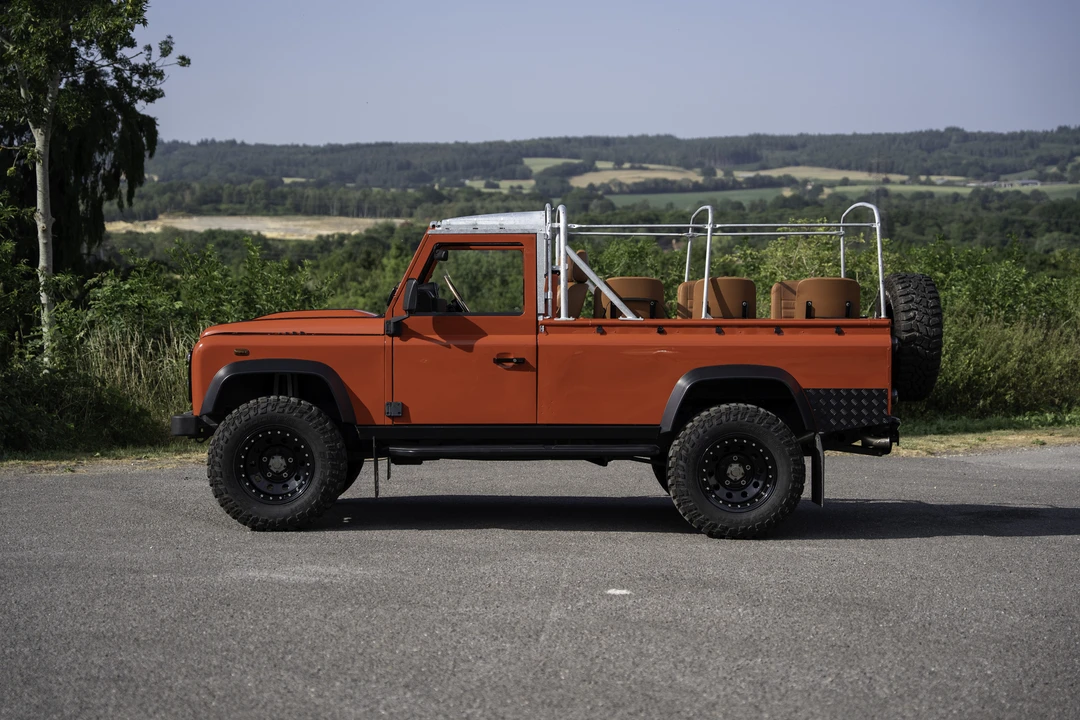 2009 Land Rover Defender 110 - Image 8 of 31