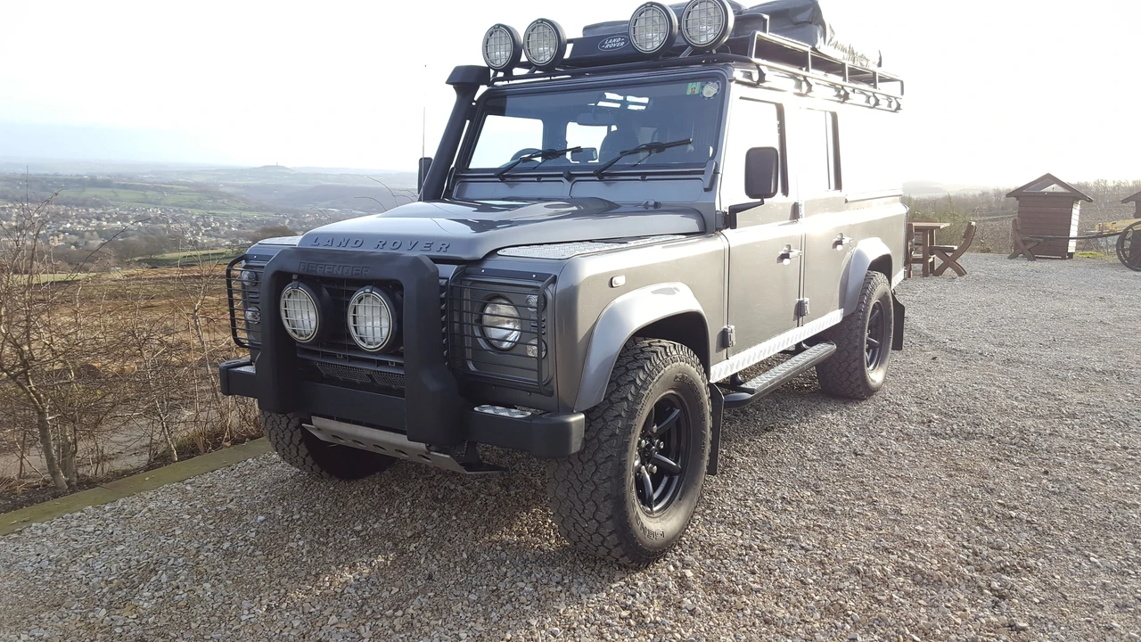 2009 Land Rover Defender 110 - Image 4 of 14