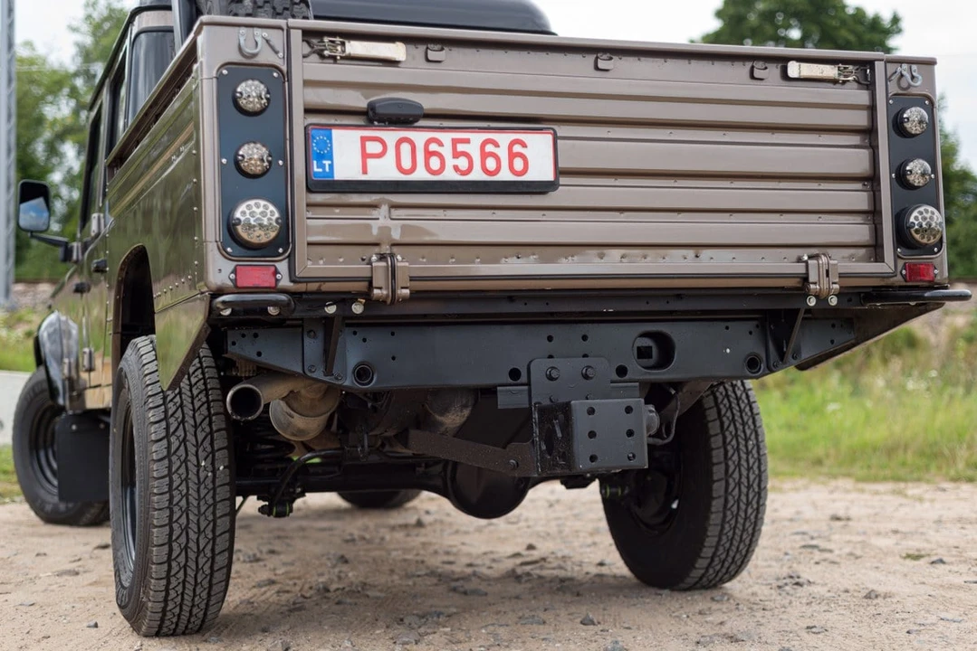2009 Land Rover Defender 130 - Image 18 of 30