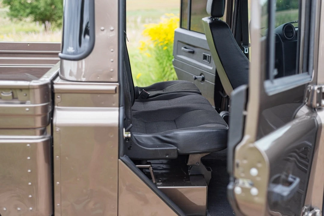 2009 Land Rover Defender 130 - Image 27 of 30