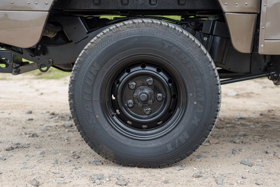 2009 Land Rover Defender 130 - Image 23 of 30