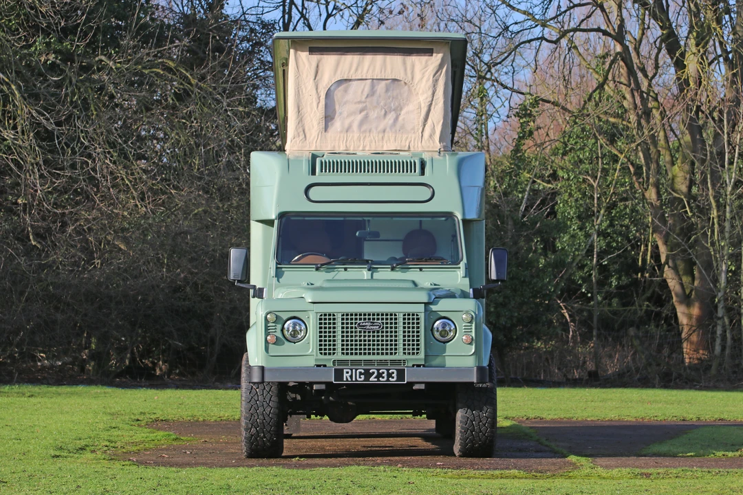 2009 Land Rover Defender 130 - Image 11 of 22