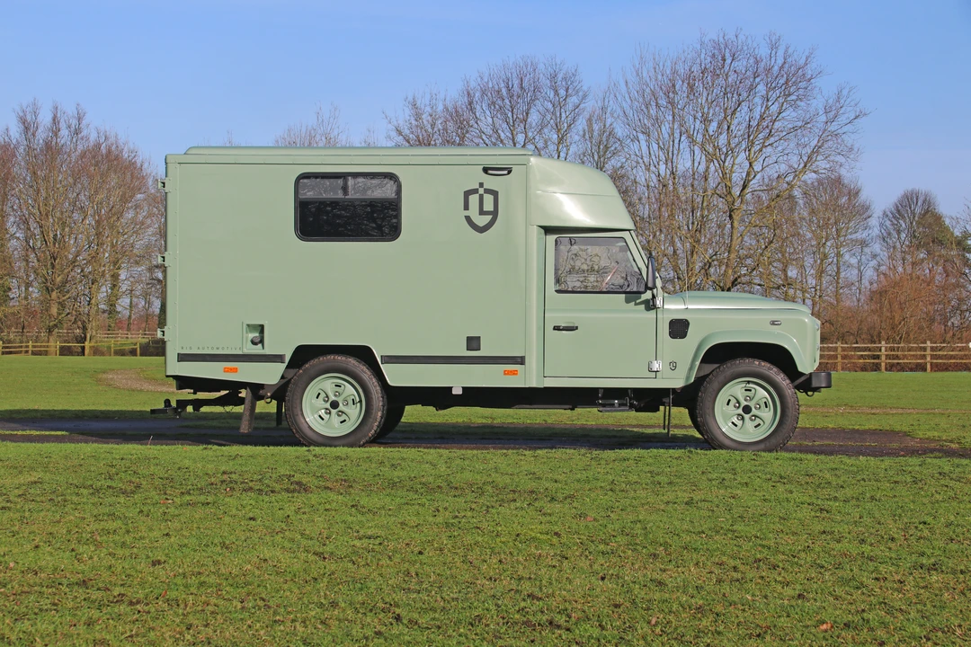 2009 Land Rover Defender 130 - Image 4 of 22