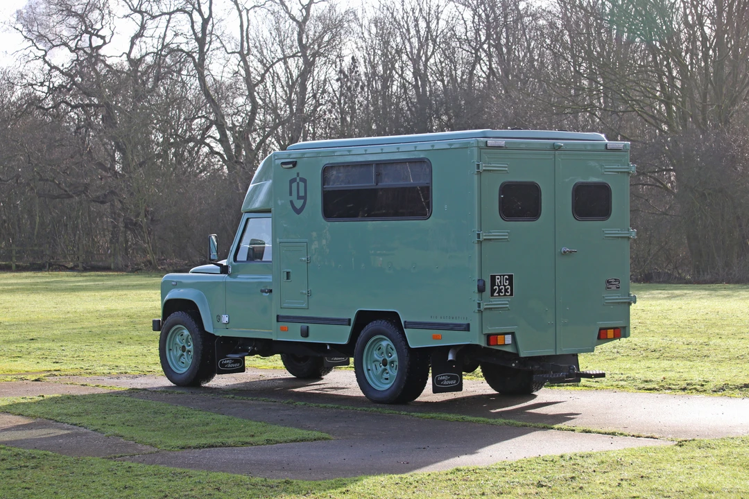 2009 Land Rover Defender 130 - Image 17 of 22