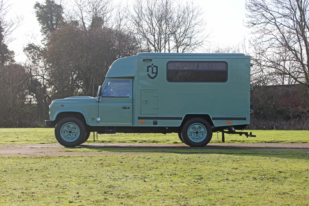 2009 Land Rover Defender 130 - Image 8 of 22