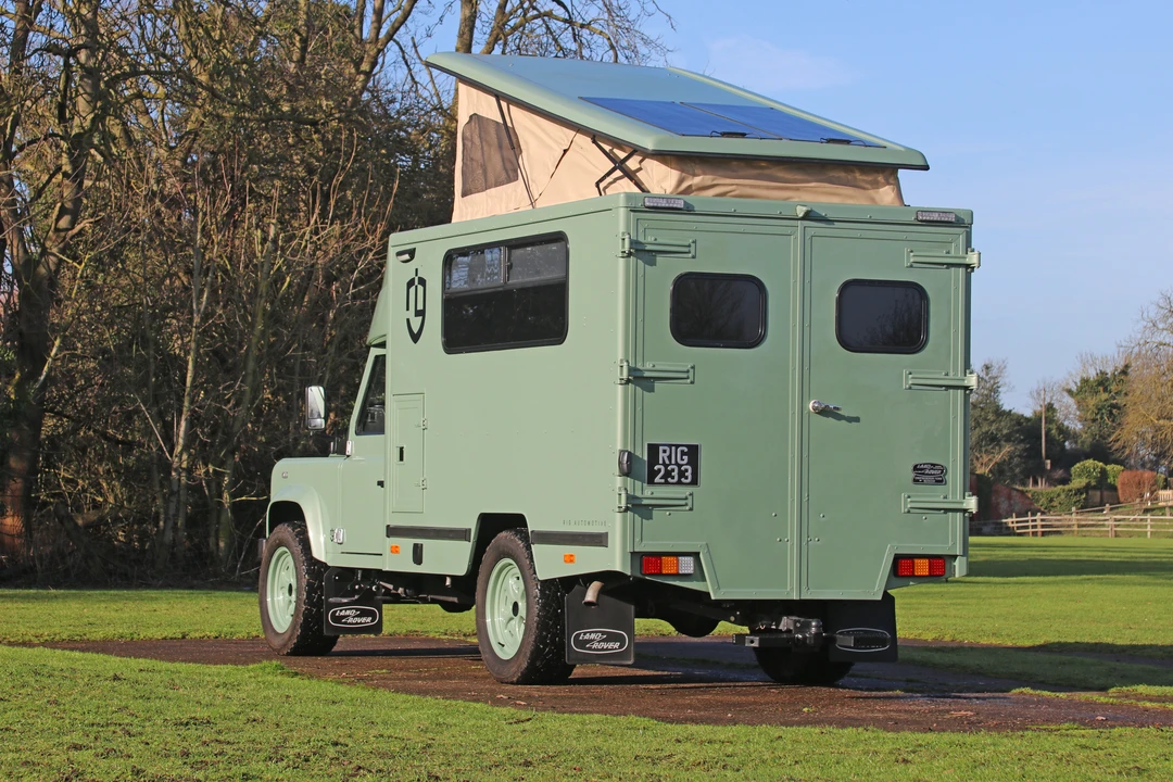 2009 Land Rover Defender 130 - Image 7 of 22