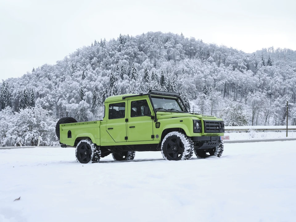 2009 Land Rover Defender 130 - Image 10 of 31