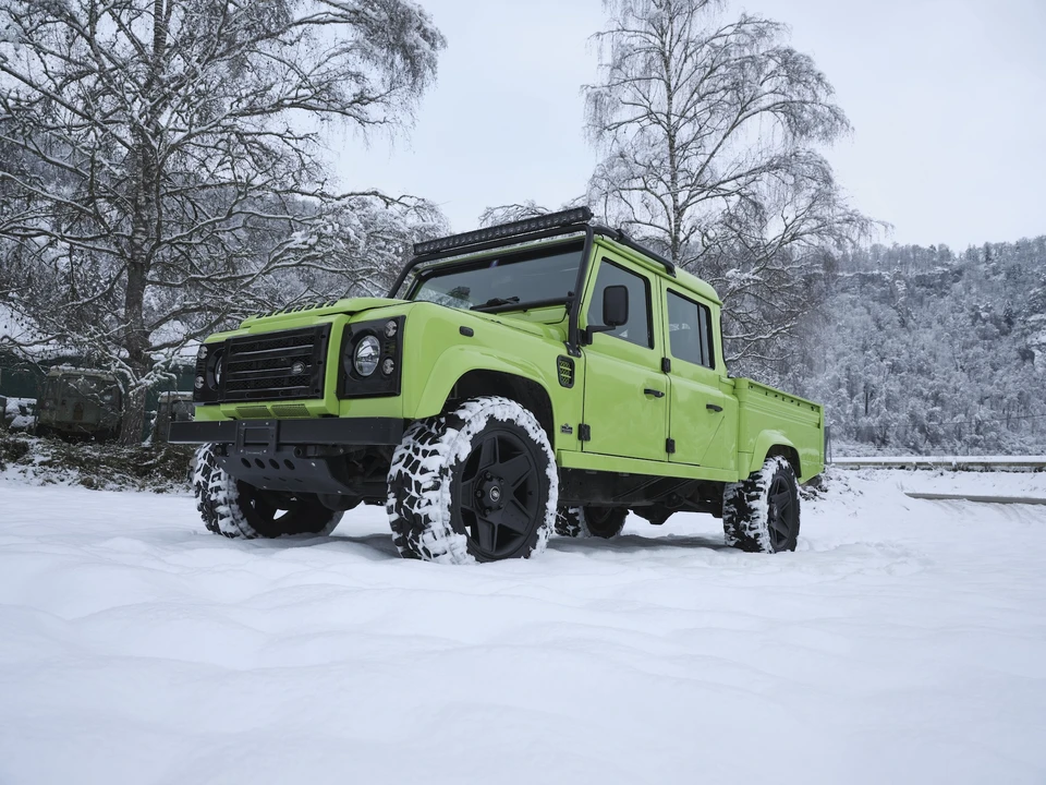 2009 Land Rover Defender 130 - Image 4 of 31