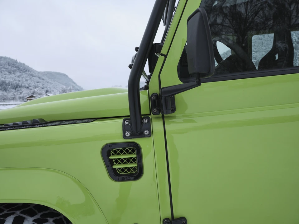 2009 Land Rover Defender 130 - Image 20 of 31
