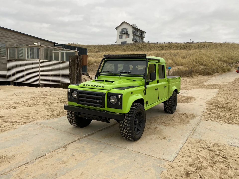 2009 Land Rover Defender 130 - Image 19 of 31