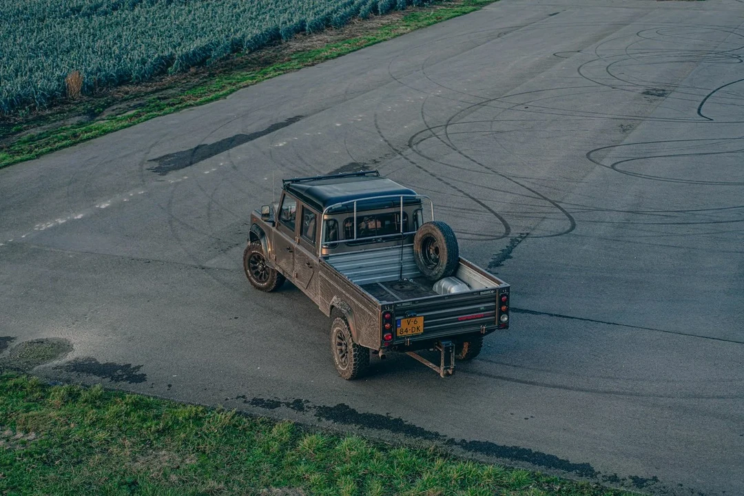 2009 Land Rover Defender 130 - Image 22 of 31