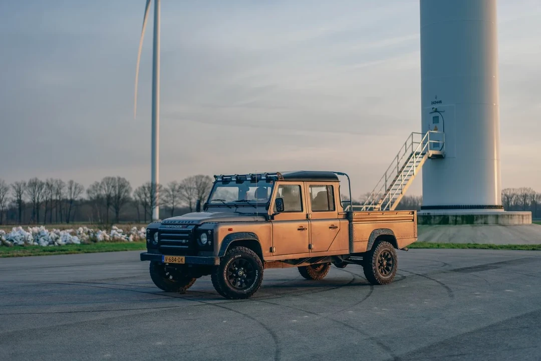 2009 Land Rover Defender 130 - Image 11 of 31