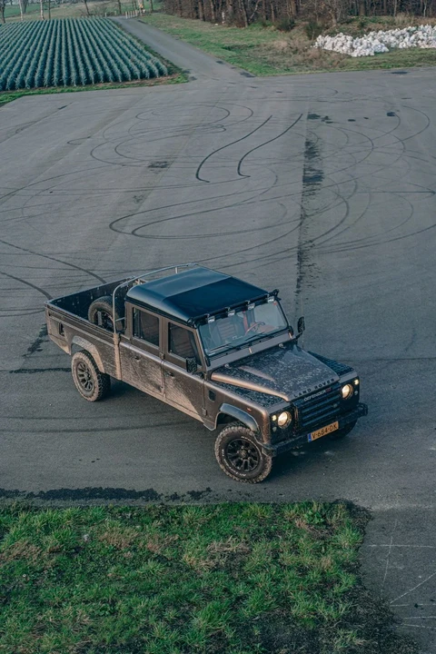 2009 Land Rover Defender 130 - Image 26 of 31