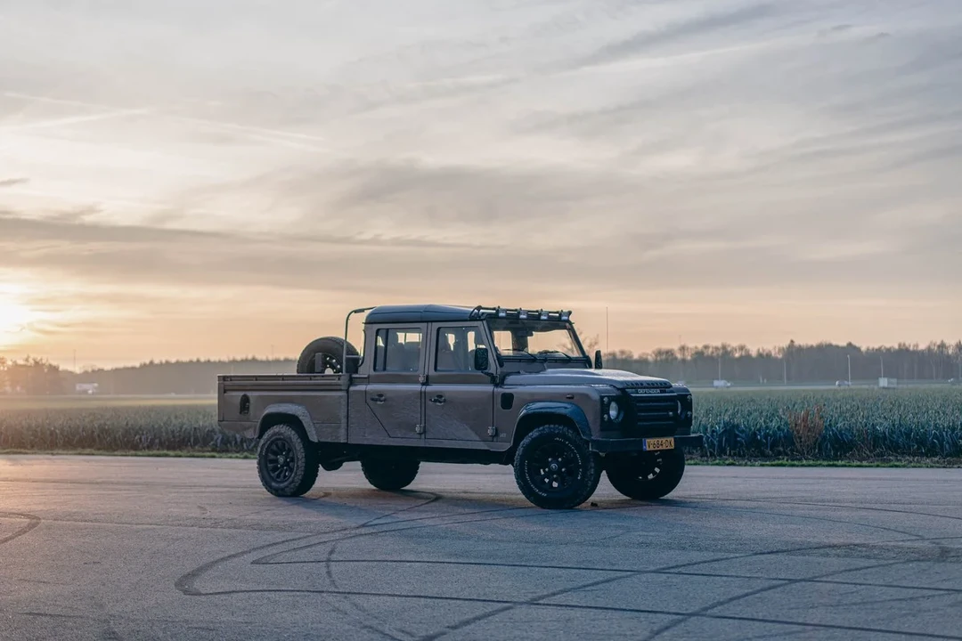 2009 Land Rover Defender 130 - Image 2 of 31