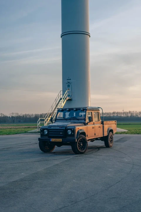 2009 Land Rover Defender 130 - Image 14 of 31
