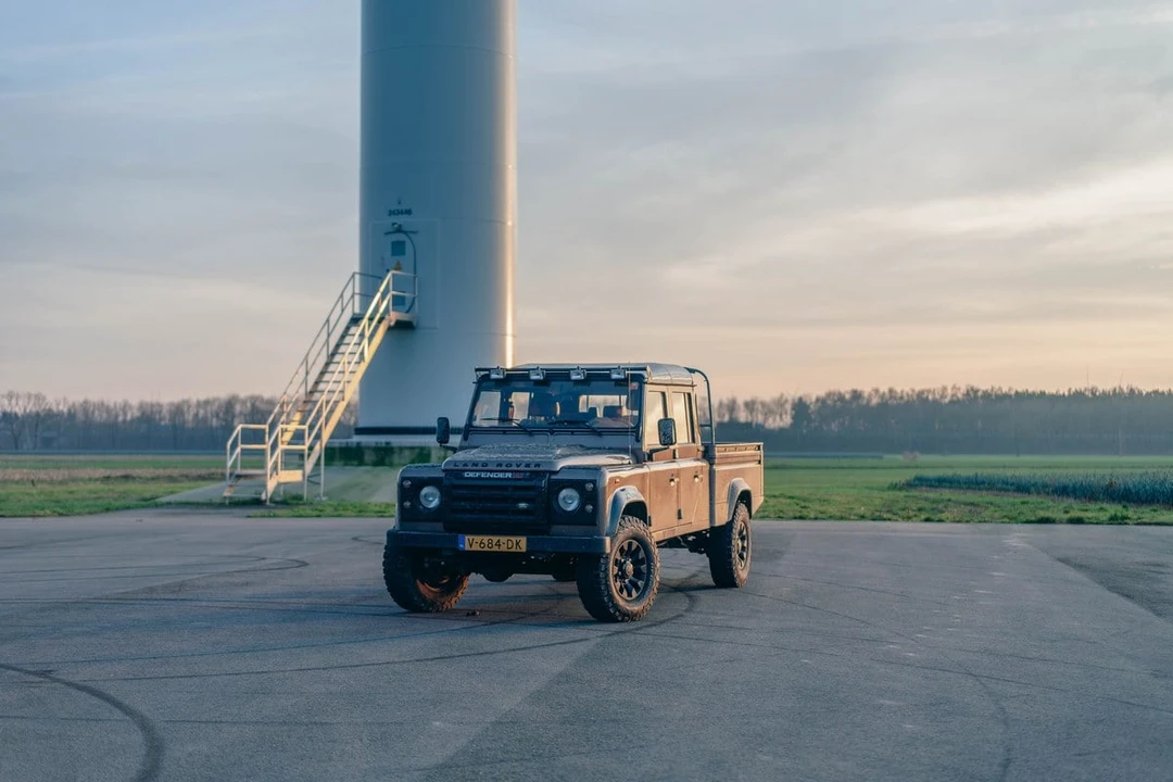 2009 Land Rover Defender 110 - Image 15 of 31