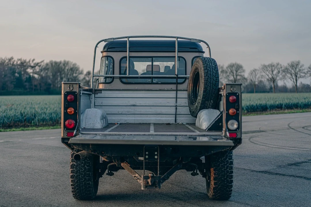2009 Land Rover Defender 110 - Image 24 of 31